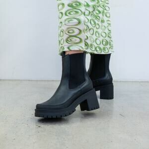 Intentionally Blank Black Leather Lug Sole High Heel Chelsea Boot Women's 9.5 40